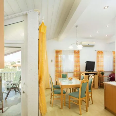 Apartment Put Maslina 7 *